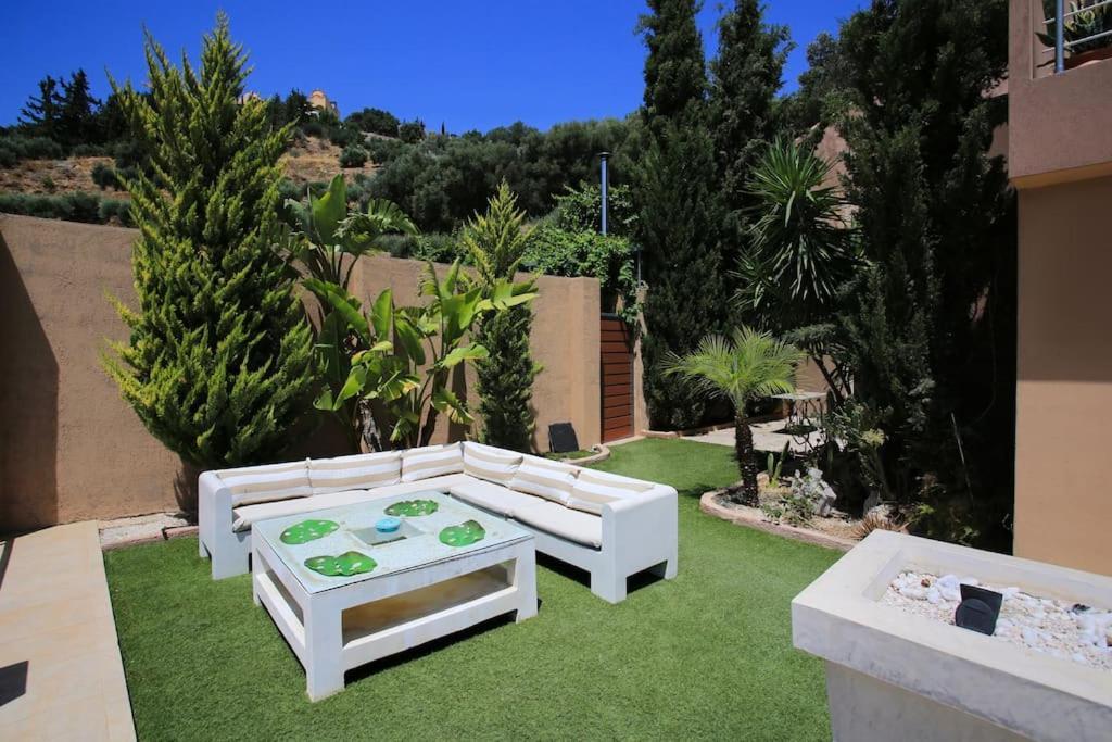 Superb Villa Yiorgos - Heated Pool w Jacuzzi - Seaview Heraclión Exterior foto